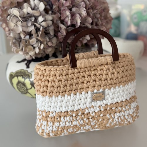 Sac sable et perle au crochet