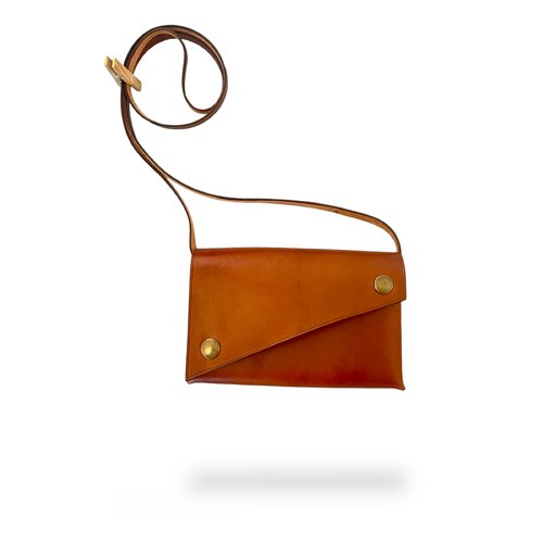 Petit sac bandoulière 100%cuir fait mains - fauve