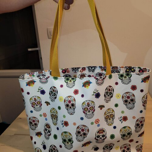 Sac fourre - tout en simili cuir tête de mort