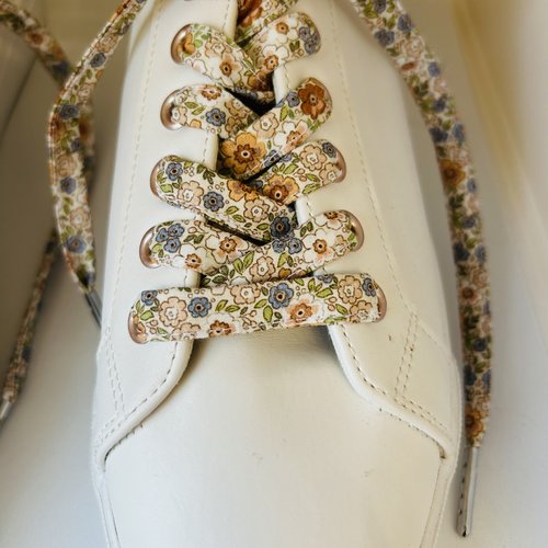 Lacets fleuri