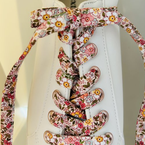 Lacets fleuri