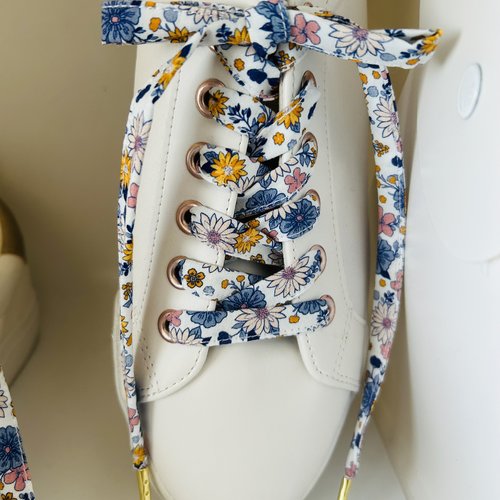 Lacets fleuri