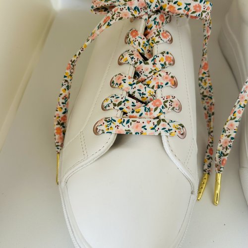 Lacets fleuri