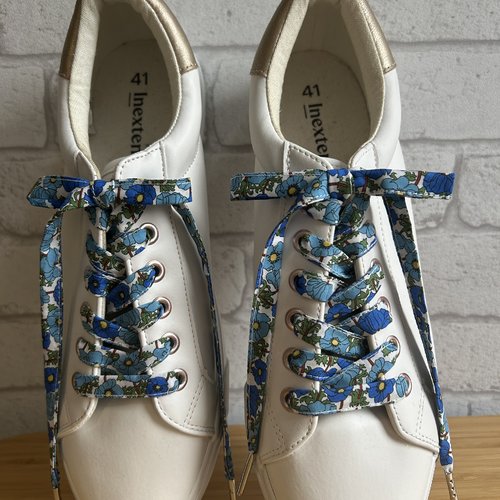 Lacets fleuri liberty