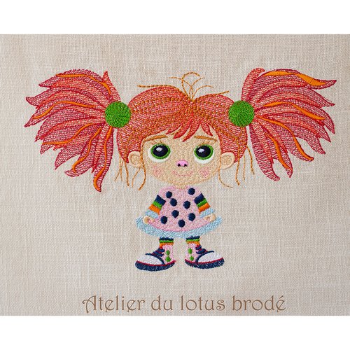 Fichier broderie machine – punky- fillette aux couettes  démesurées.