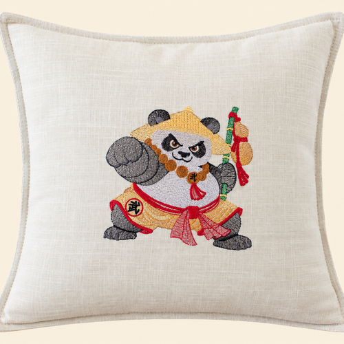 Housse de coussin brodé- panda-panda kiba dachi. 40*40 cm.