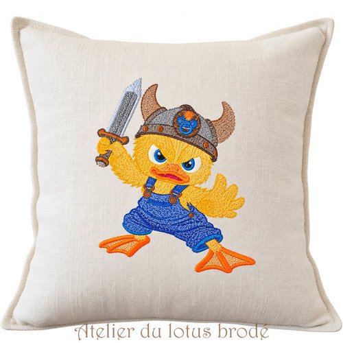 Housse de coussin brodée- chevalier tétine – caneton furieux-40*40 cm