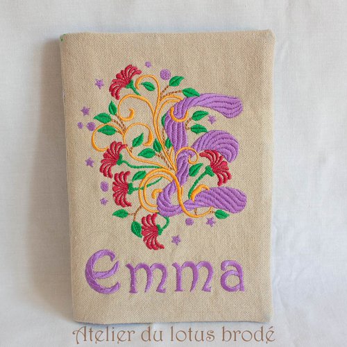Protège carnet de santé brodé personnalisé -“emma” – fleurs violettes et dorées