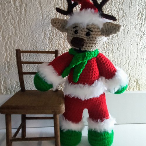 Elan habillé en père noël