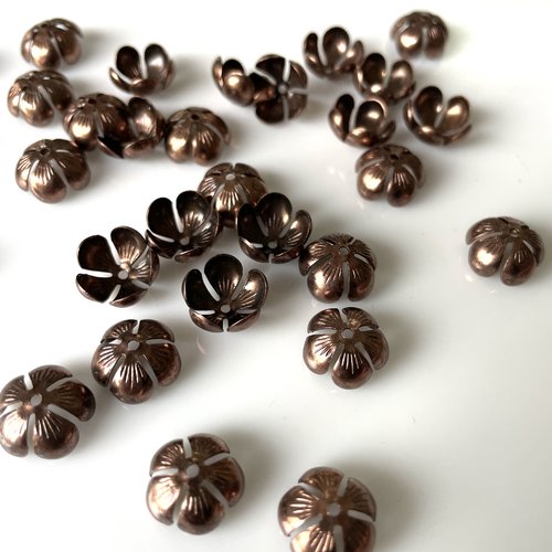Calotte ou coupelle en métal cuivré pour perle