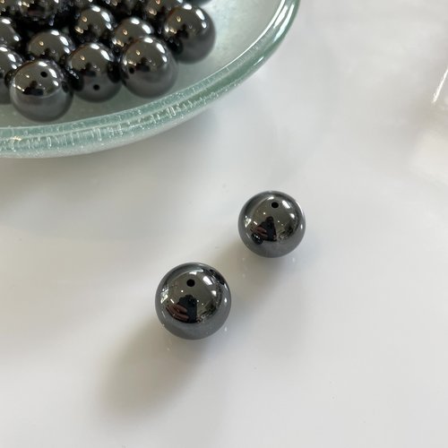 Perle ronde lisse en hématite 12 mm