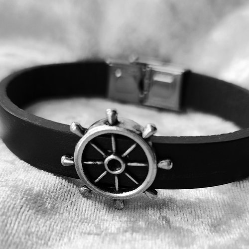 Bracelet en cuir noir avec perle passante barre de bateau