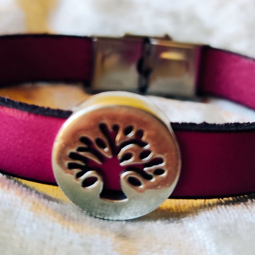 Bracelet en cuir fuchsia avec tranches noires coulissant arbre, finition argent vieilli