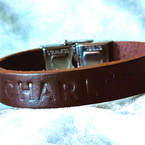 Bracelet en cuir marron chocolat personnalisable