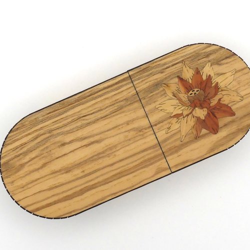 Etui à lunettes en marqueterie modèle fleur de lotus