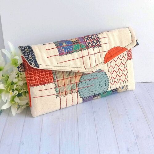 Portefeuille compagnon femme en coton beige - style japonisant brodé main - porte-chéquier, étui téléphone et sac bandoulière 3-en-1