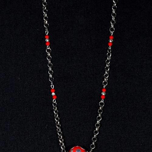 Collier perle indonésienne rouge et métal argenté 