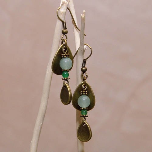 Boucles d'oreilles perles en aventurine verte  et gouttes métal bronze 