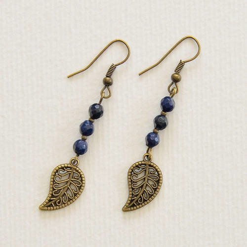 Boucles d'oreilles perles en jade bleu marine et feuilles métal bronze