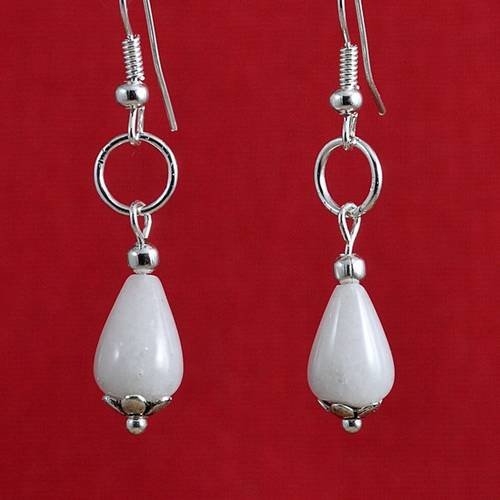 Boucles d'oreilles en perles de jade blanc et métal argenté 