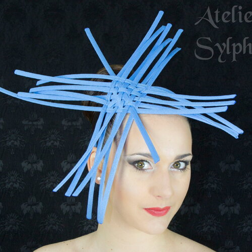 Coiffe  serre tête pistils grillage crinoline bleu et lien attache ruban taille unique