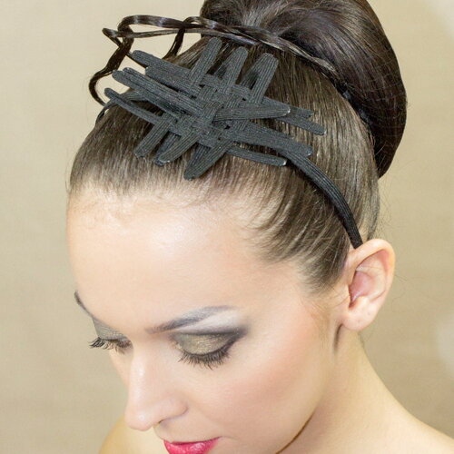 Petite coiffe  serre tête pistils grillage crinoline noir et lien attache ruban taille unique