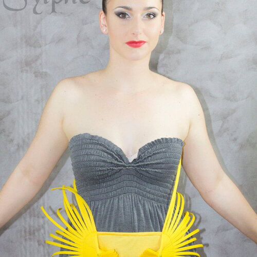 Ceinture fantaisie façon crinoline cerclée en éventail jaune et pistils
