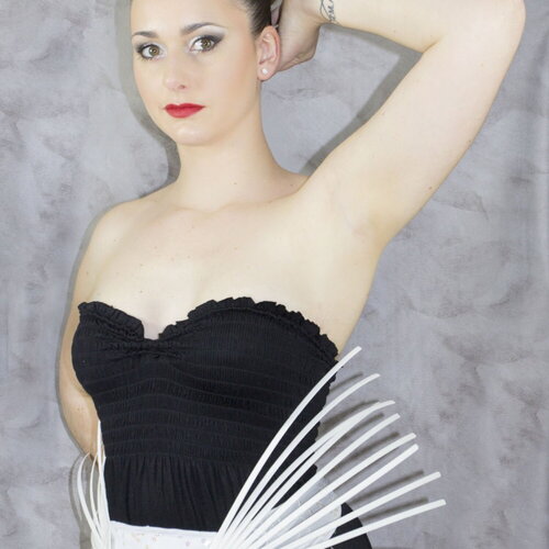 Ceinture fantaisie façon crinoline cerclée en éventail blanc et pistils