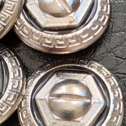 Vintage ans 80.boutons luxe ,métal argenté taille 22mm