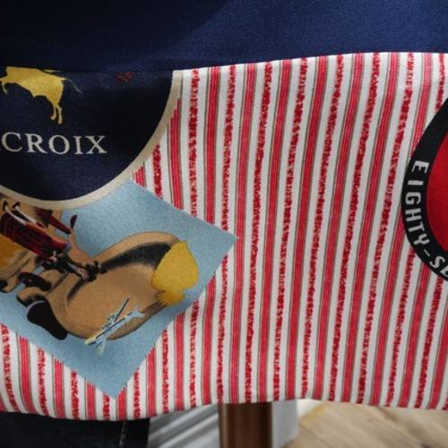 Long foulard 100 % soie  - extrêmité soie christian lacroix - modèle unique