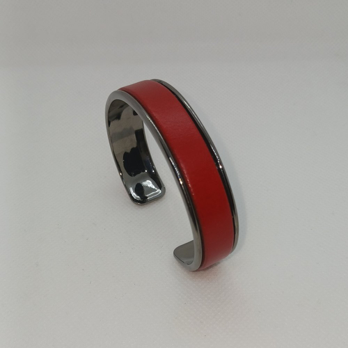 Bracelet manchette laiton et cuir lisse rouge carmin