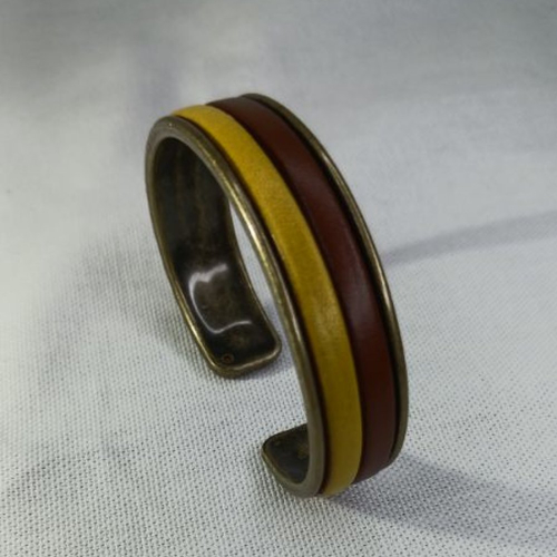 Bracelet manchette laiton bronze et 2 lanières cuir lisse camel et moutarde