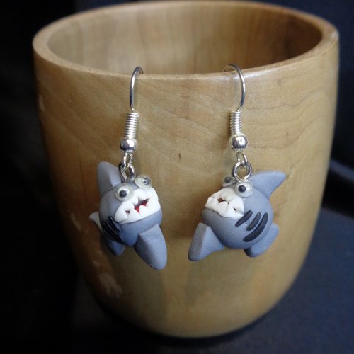Boucles d'oreilles humoristiques bébés requins