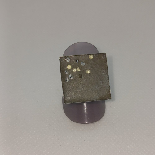 Bague en béton incrusté de strass