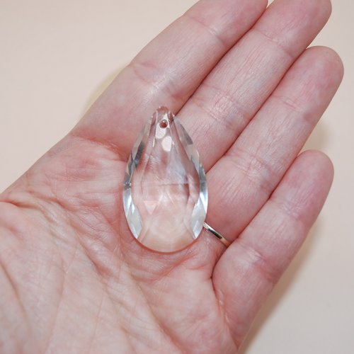 Pendentif goutte translucide à facettes en verre 4x2.3cm pour création de bijoux