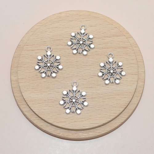Lot de 4 breloques flocons de neige argents 20x17mm pour création de bijoux
