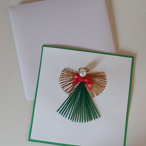 Carte de noël brodée ange