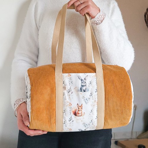 Sac polochon enfant personnalisé – sac bébé impermeable , sac weekend enfant – sac a langer en velours –cadeau bébé personnalisé