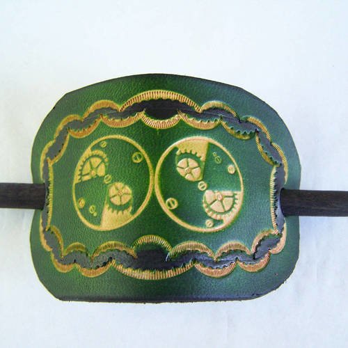 Barrette à cheveux en cuir verte motif poinçonné avec pic en bois pour femme ou homme 