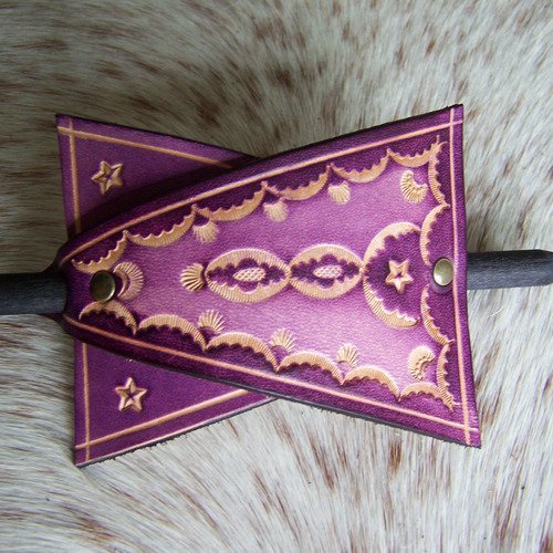 Barrette à cheveux en cuir artisanale, violet, mauve, double triangle, avec pic en bois pour femme
