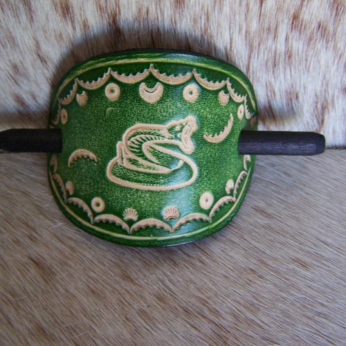 Barrette à cheveux en cuir vert motif serpent avec pic en bois pour femme ou homme 