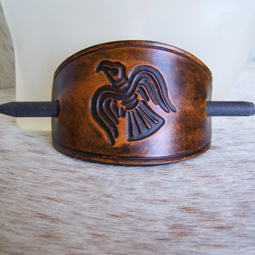 Barrette celtique en cuir, décor croix aigle celtique, taille moyenne à grande