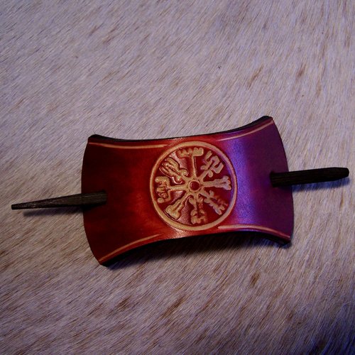 Barrette en cuir rouge foncé, esprit celtique, runes vigvisir