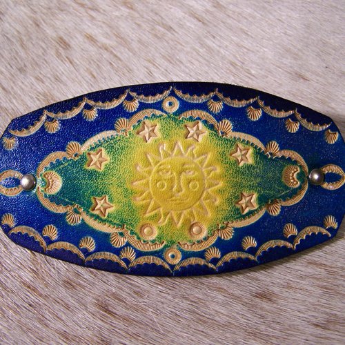 Barrette en cuir bleu et jaune,  décorée d'un soleil et d'étoile, personnalisable