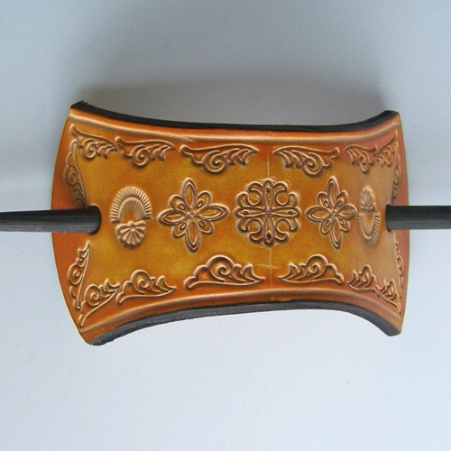 Barrette artisanale en cuir brun jaune, style art déco,taille moyenne