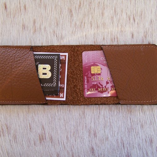 Porte cartes en cuir brun cuir épais et rustique,  (convient cle carte de voiture) création française