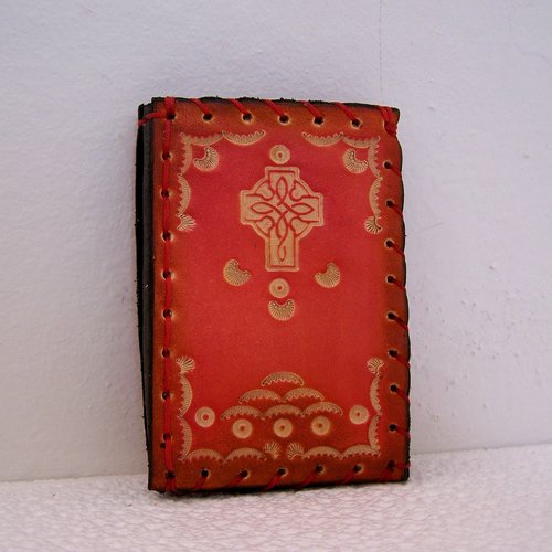 Porte cartes en cuir rouge, création française original et unique
