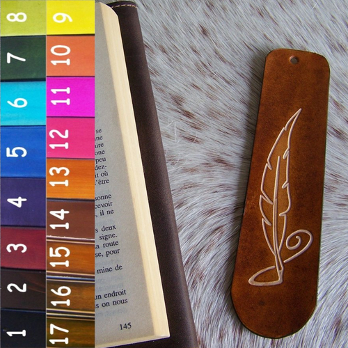 Marque-page en cuir brun,signet d'écrivain, décoré d'une plume d'oie