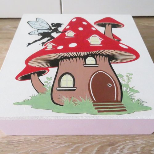 Boite fée, champignon