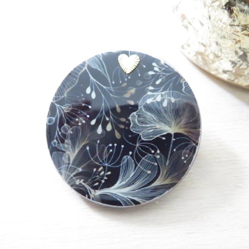 Broche en bois fleurs noir et or